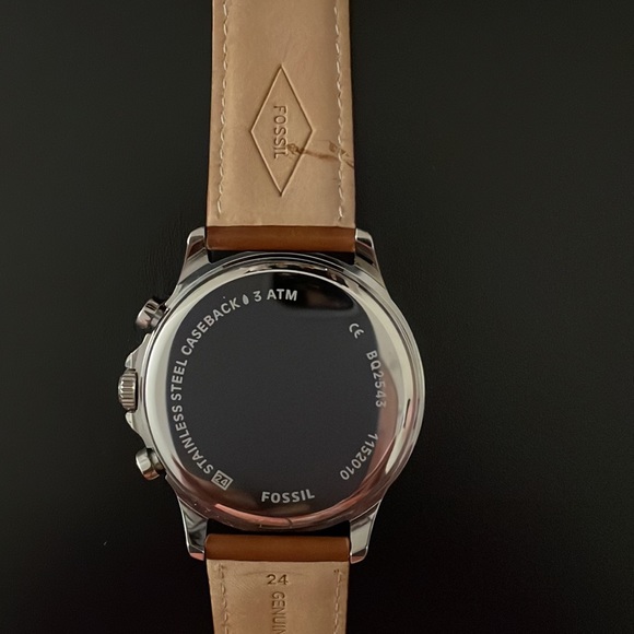 Brown Leather Fossil Watch - Picture 4 of 6